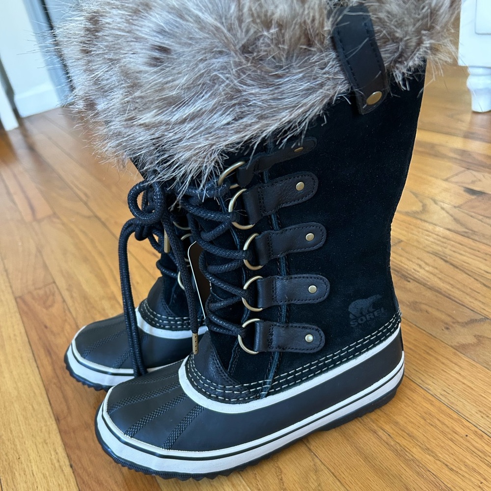 Sorel Black and Gray Boots with Faux Fur